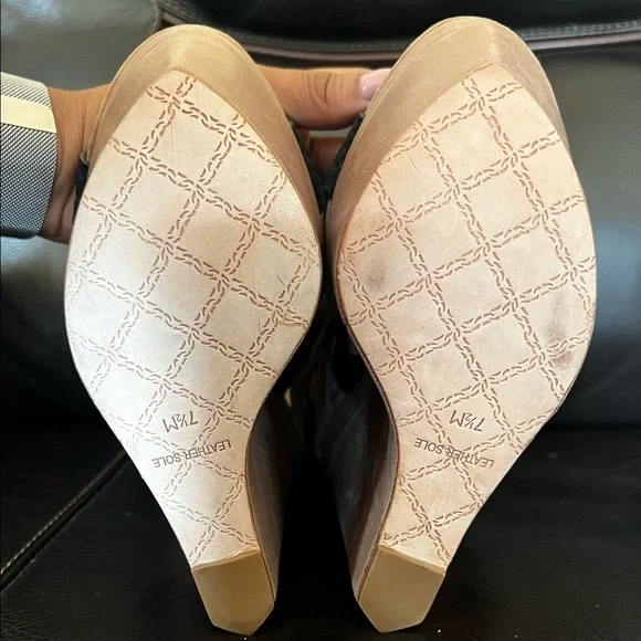 NEW L.A.M.B. Strappy suede platform wedge - Picture 5 of 8